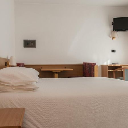 Hotel Ai Pini Vigo di Fassa Extérieur photo