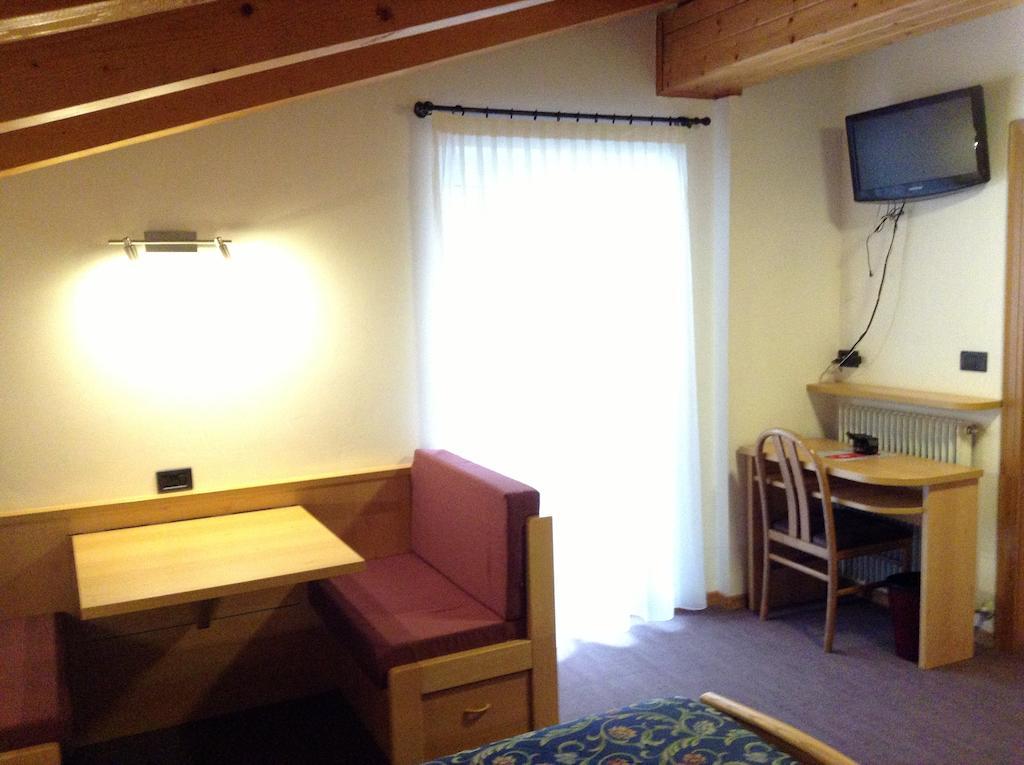 Hotel Ai Pini Vigo di Fassa Extérieur photo