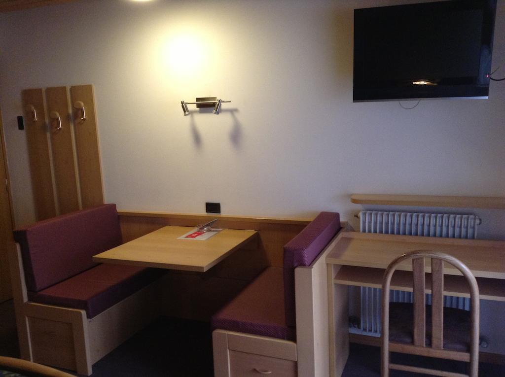 Hotel Ai Pini Vigo di Fassa Extérieur photo