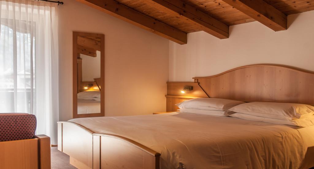 Hotel Ai Pini Vigo di Fassa Extérieur photo