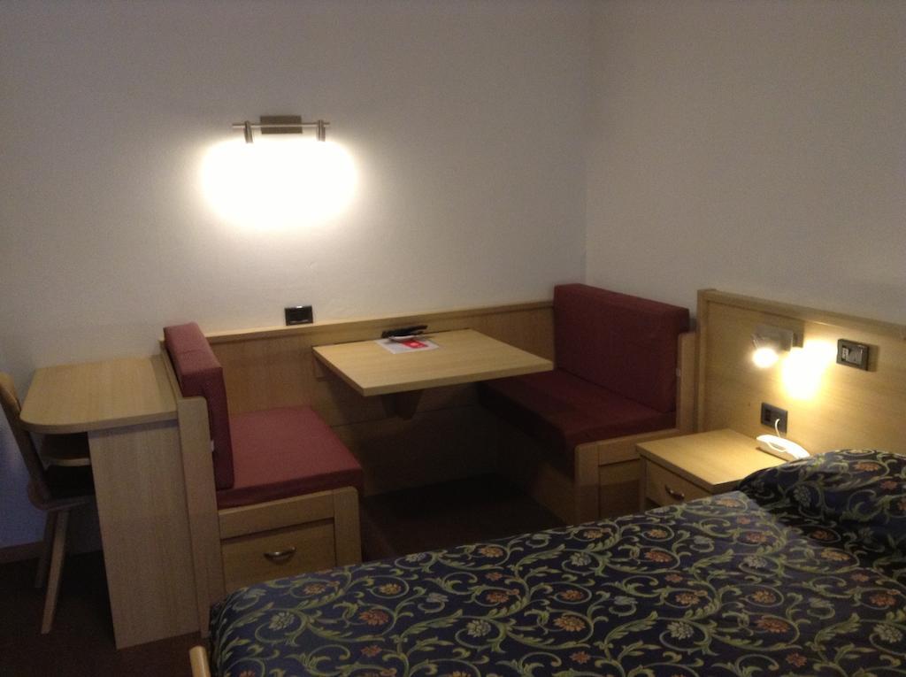 Hotel Ai Pini Vigo di Fassa Extérieur photo