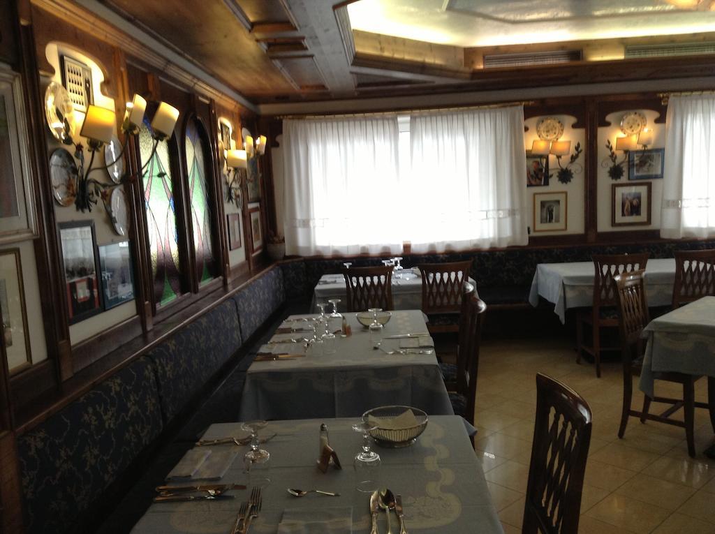 Hotel Ai Pini Vigo di Fassa Extérieur photo