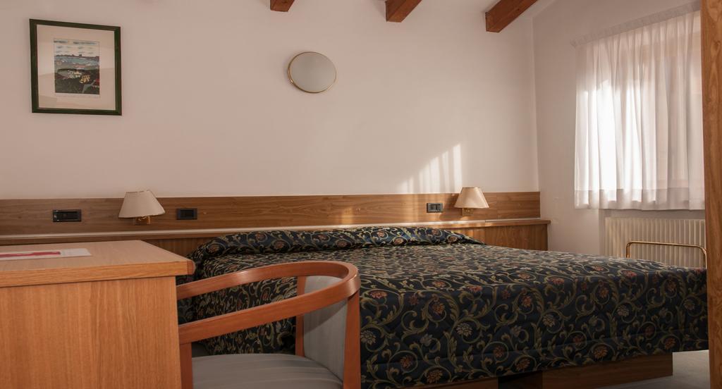 Hotel Ai Pini Vigo di Fassa Extérieur photo