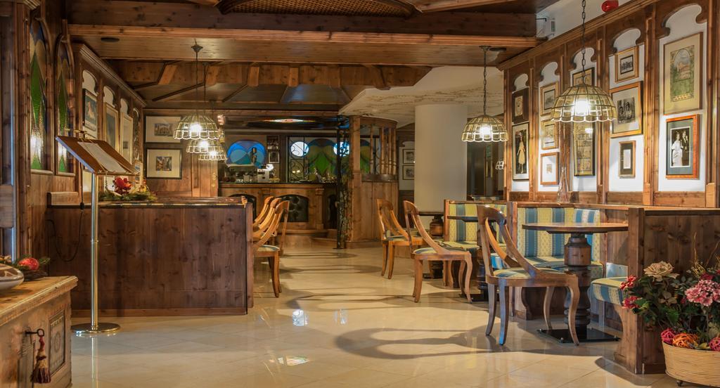 Hotel Ai Pini Vigo di Fassa Extérieur photo