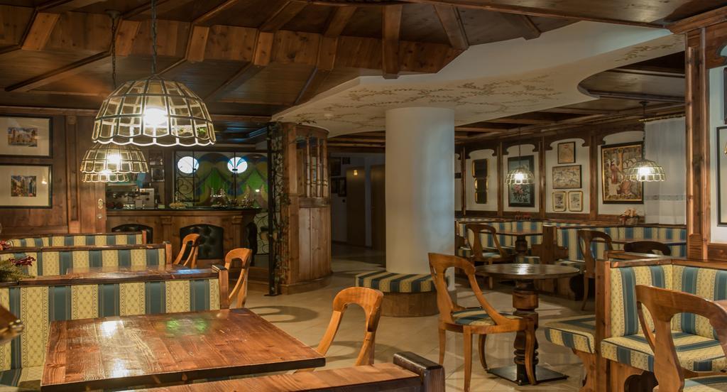 Hotel Ai Pini Vigo di Fassa Extérieur photo