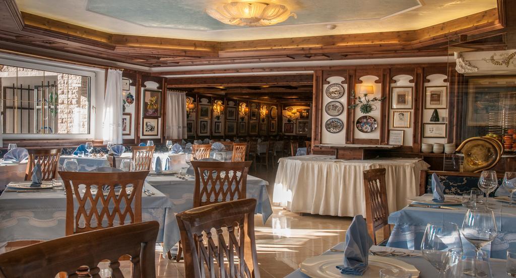 Hotel Ai Pini Vigo di Fassa Extérieur photo
