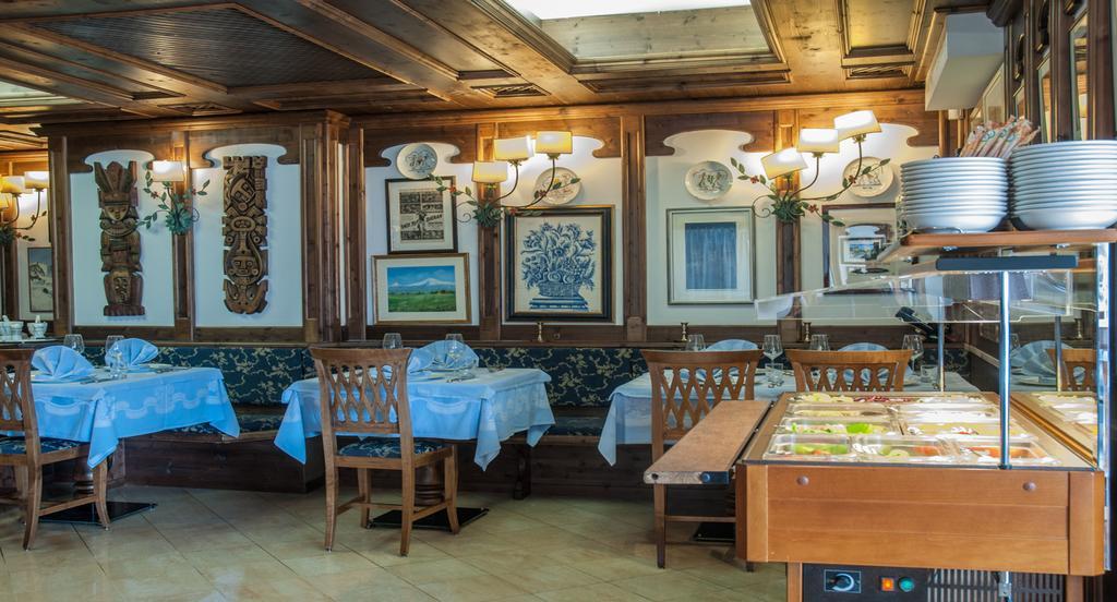 Hotel Ai Pini Vigo di Fassa Extérieur photo